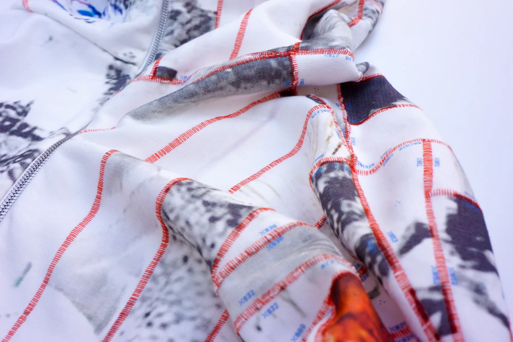 AUBIK — garment detail