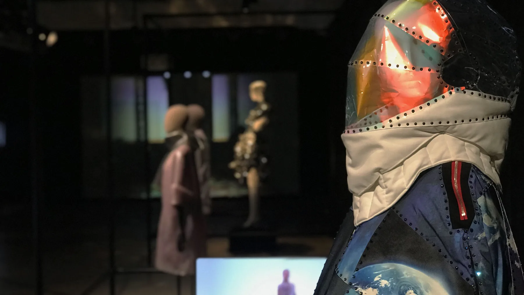 Making FASHION Sense, HeK Basel — installation view