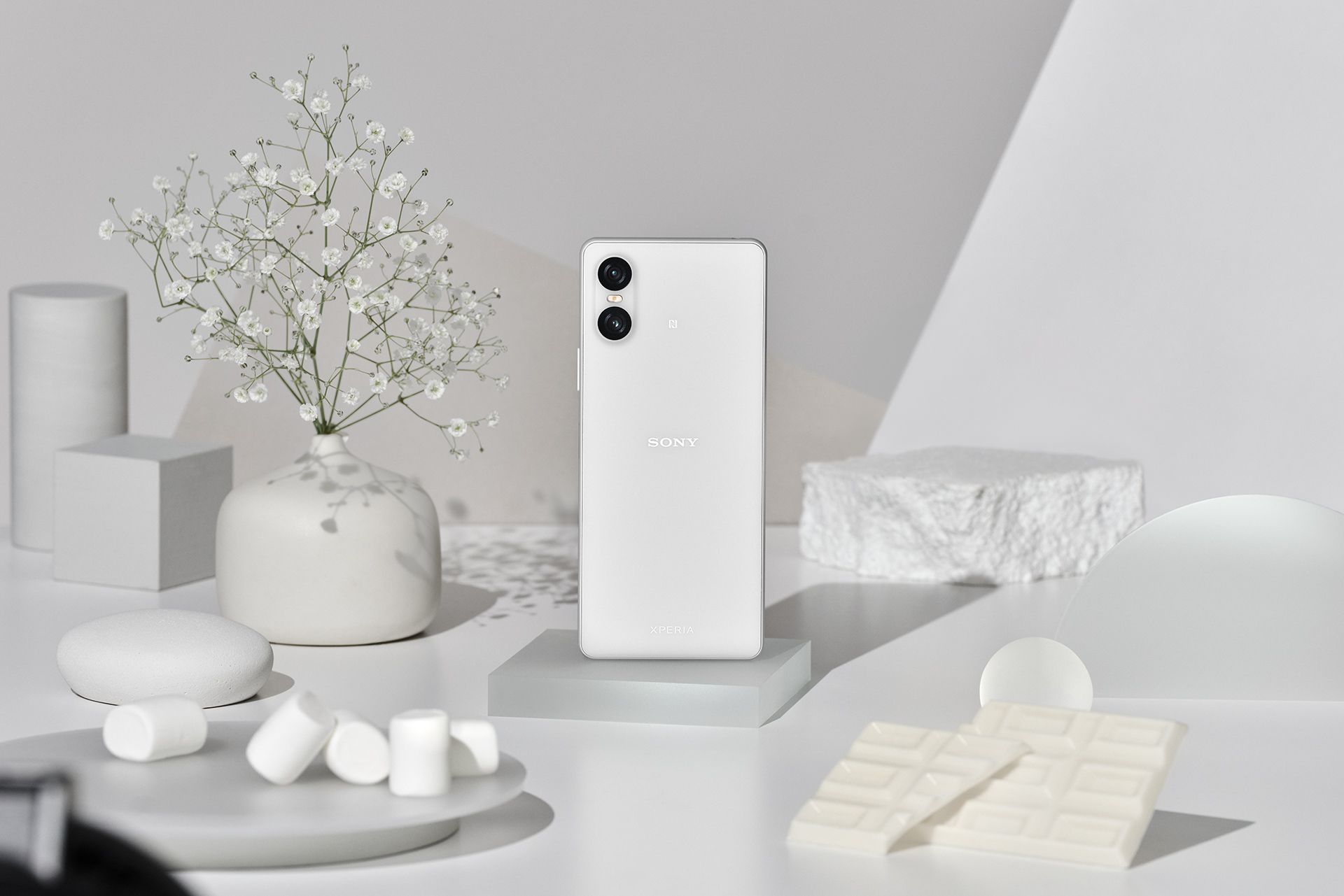 Xperia 10 VI — white